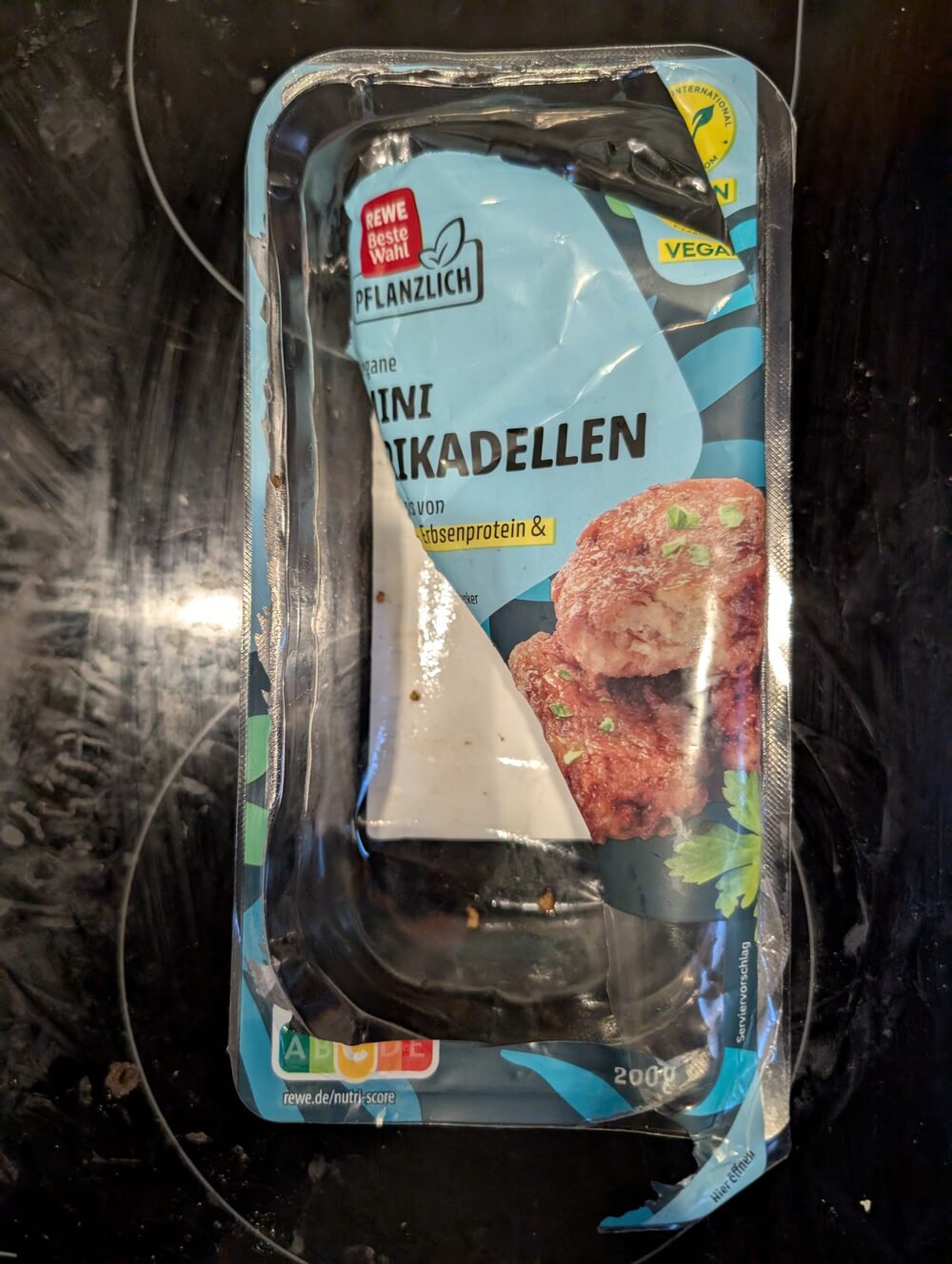 Front of the REWE Beste Wahl vegane Mini Frikadellen packaging